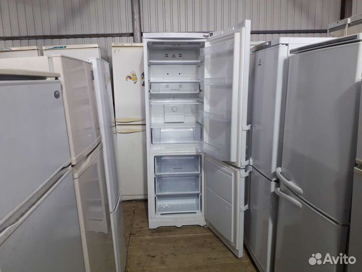 Холодильник б/у Hotpoint-Ariston ecft1813.05