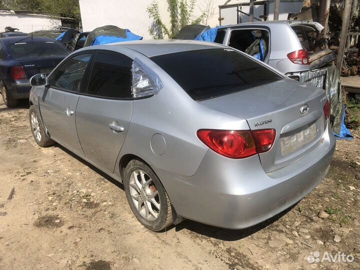 В разборе Hyundai Elantra 2007 1.6МКПП