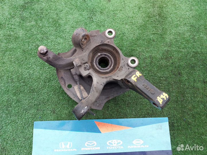 Кулак поворотный правый Ниссан Максима А33