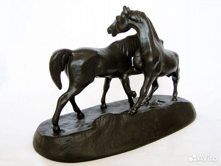 Кони на воле. Чугун. Каслинское литье Касли 1986 г