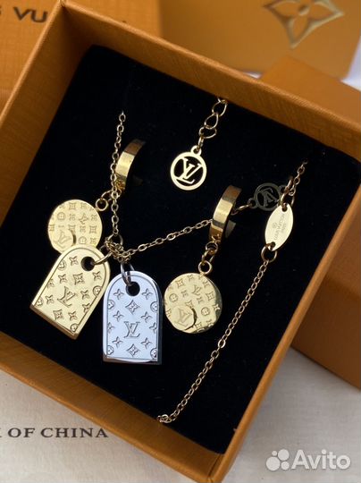 Серьги и подвеска Louis Vuitton