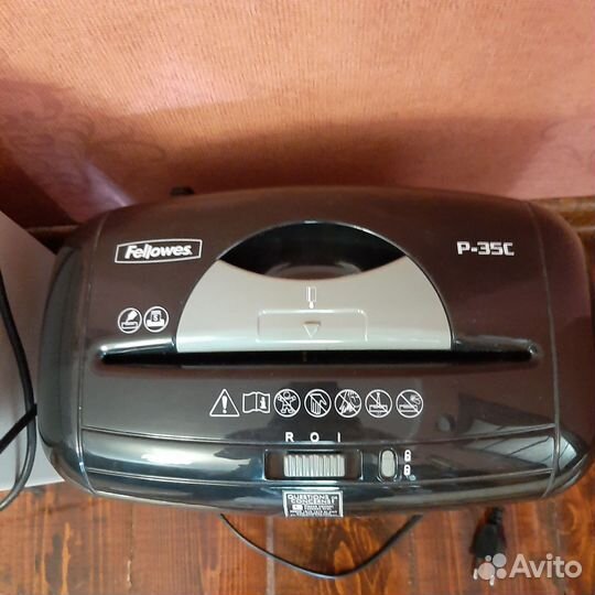 Измельчитель бумаги (шредер) Fellowes P-35S