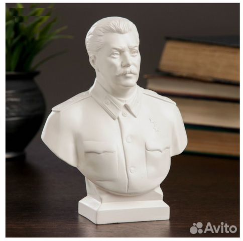 Бюст Сталина
