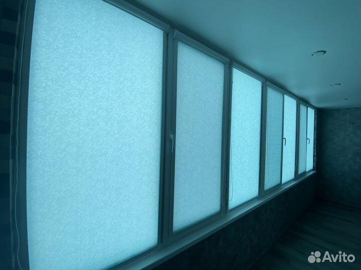 Рулонные шторы блэкаут в коробе Q2750