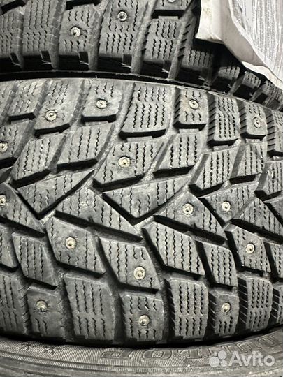 Dunlop SP Winter Ice 02 245/45 R19 и 275/40 R19 104T