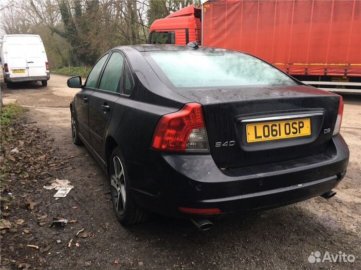 Разбор на запчасти Volvo S40 2004