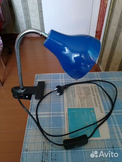 Лампа настольная на прищепке