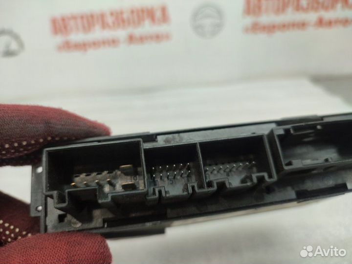 Блок управления двери задний левый Audi A4 B7 2005