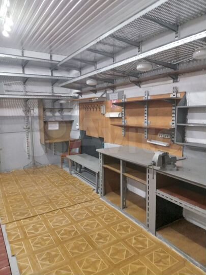 Гараж, > 30 м²