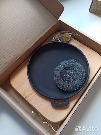 Чугунная сковорода