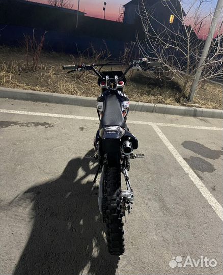 Regulmoto Seven Medalist 150E