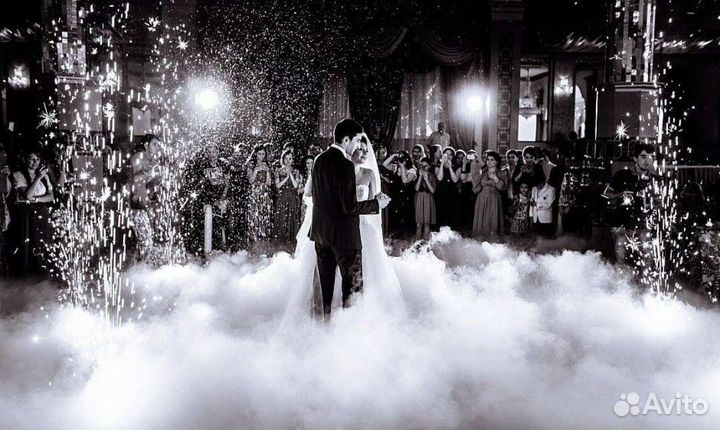 Тяжелый дым, фонтаны, светомузыка, спецэффекты