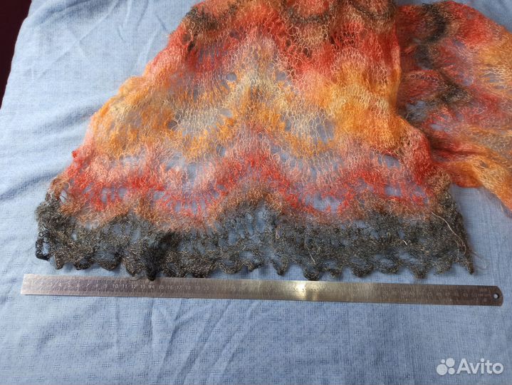 Шаль вязаная. Ручная работа