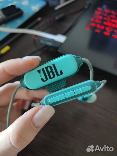 Беспроводные наушники JBL E25BT