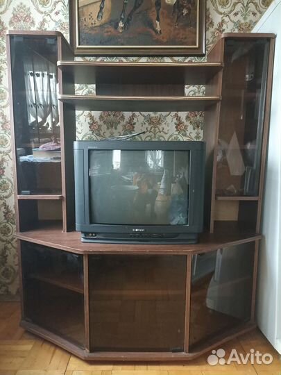 Телевизор + тумба