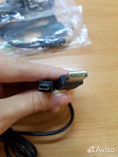 Mini USB-кабель (для зарядки / передачи данных)