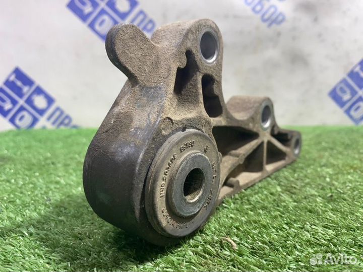 Кронштейн кпп Volvo S40 седан 2.4 B5244S 2008