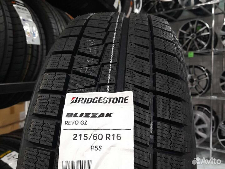 Bridgestone Blizzak Revo GZ 215/60 R16