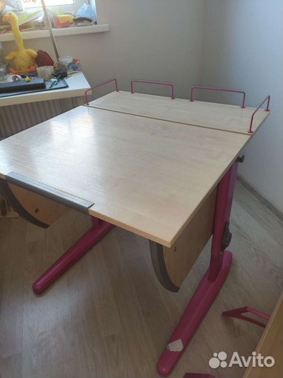 Стол растущий Деми с полкой