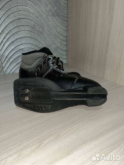 Ботинки лыжные 33 размер