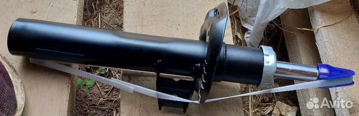 Стойка амортизатора VAG Skoda Yeti