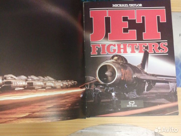 Книга Jet fighters. Michael Taylor