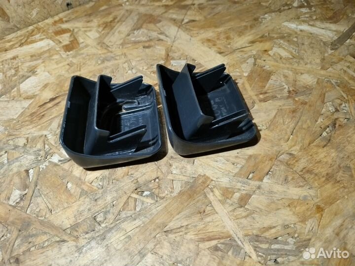 Octavia a4 крышка ремня безопасности L и R