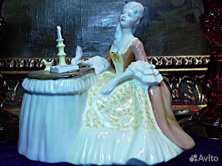 Медитация.Статуэтка.Royal Doulton.Фарфор