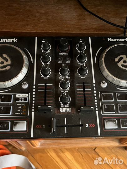 Dj контролер Numark party mix