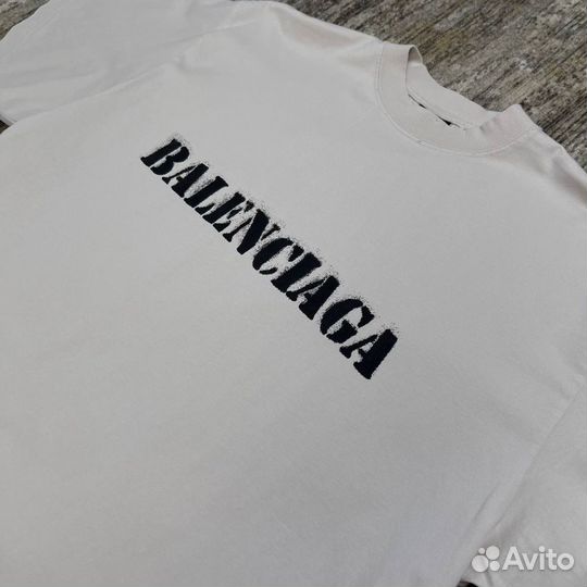 Футболка Balenciaga