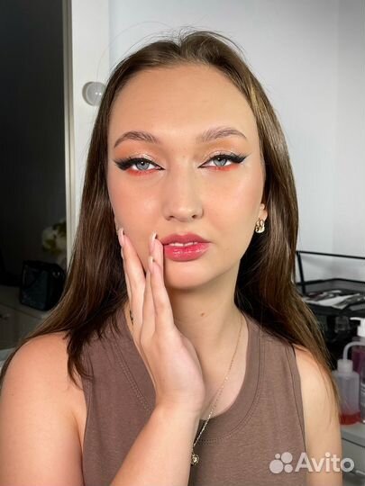 Макияж и прическа