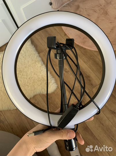 Кольцевая светодиодная лампа