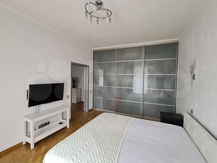 2-к. квартира, 60 м², 4/10 эт.