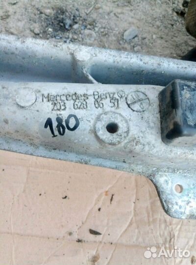 Mercedes Benz W203 Подрамник передний