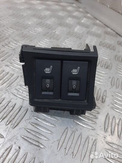 Кнопка обогрева сидений Mazda 3 BL