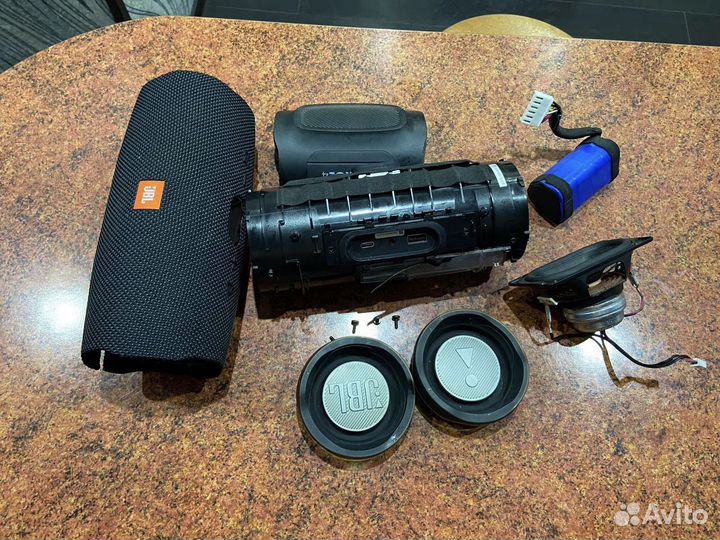 Разбор колонки Jbl Charge 4