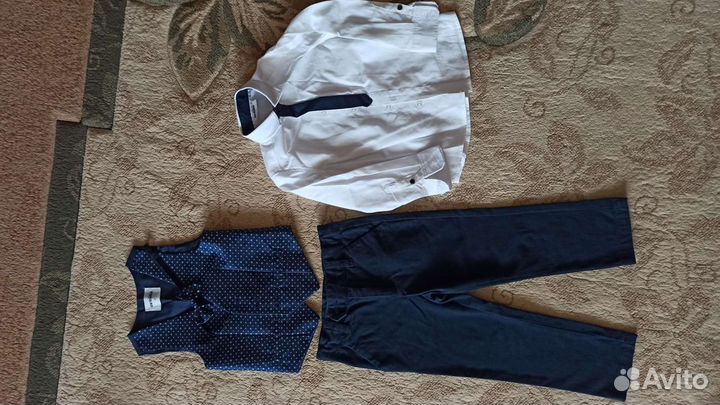 Брюки, рубашка и жилет