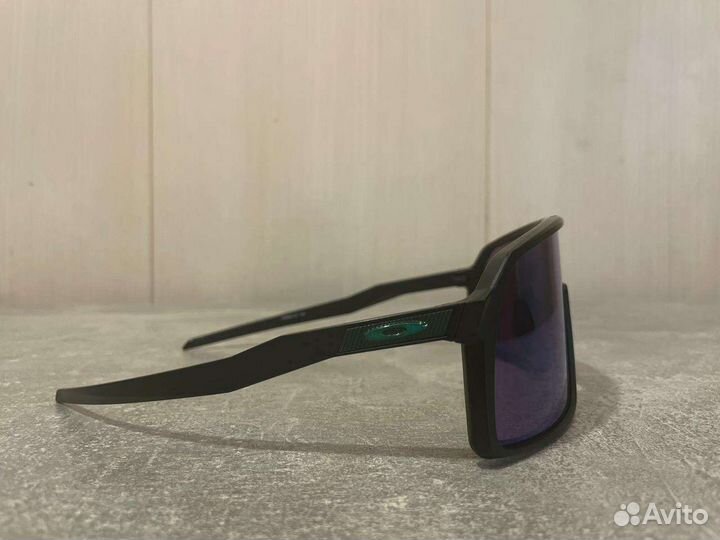 Очки oakley sutro