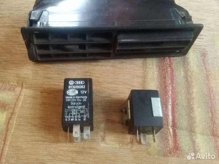 Реле масла/реле поворотов на audi 80 2B