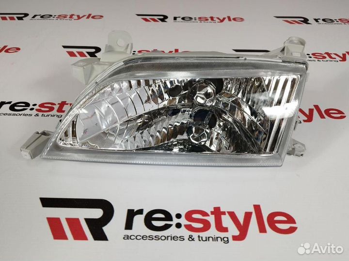 Фара Toyota Corona Premio 210 98-01 Левая U2311
