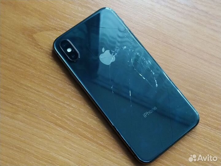iPhone X на 64гб
