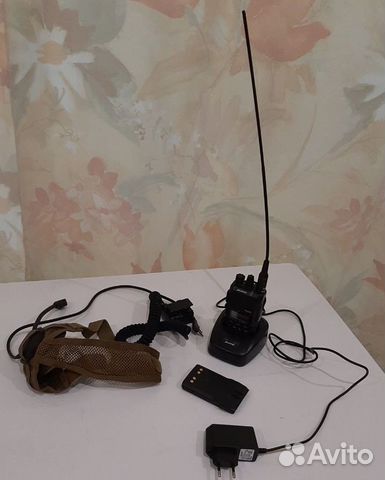 Радиостанция(400-470мгц) + наушники + микрофон