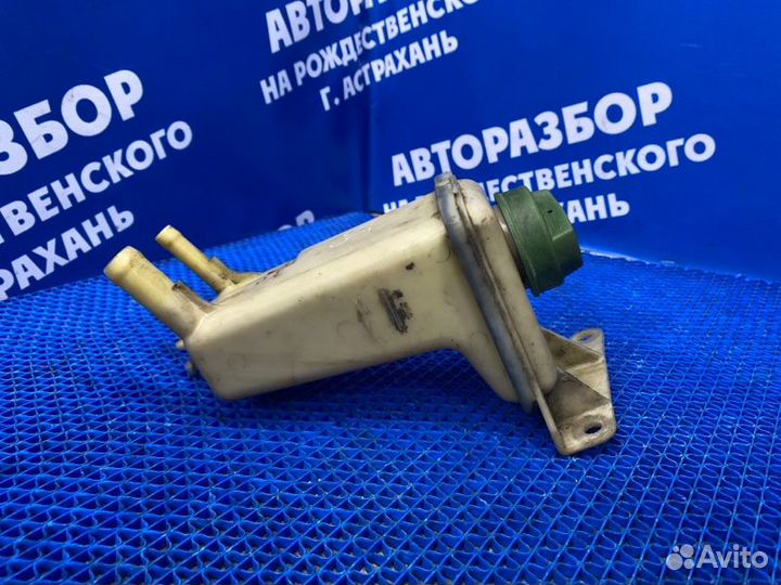 Бачок гидроусилителя Volkswagen Passat B5