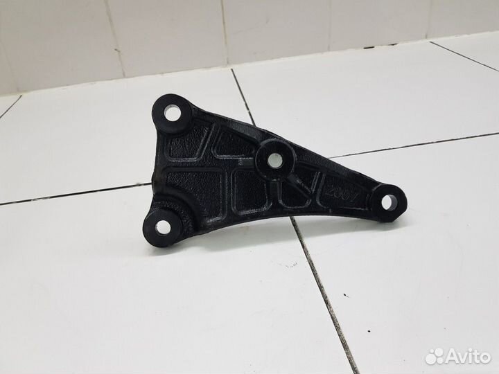 Кронштейн опоры кпп (Haval F7)