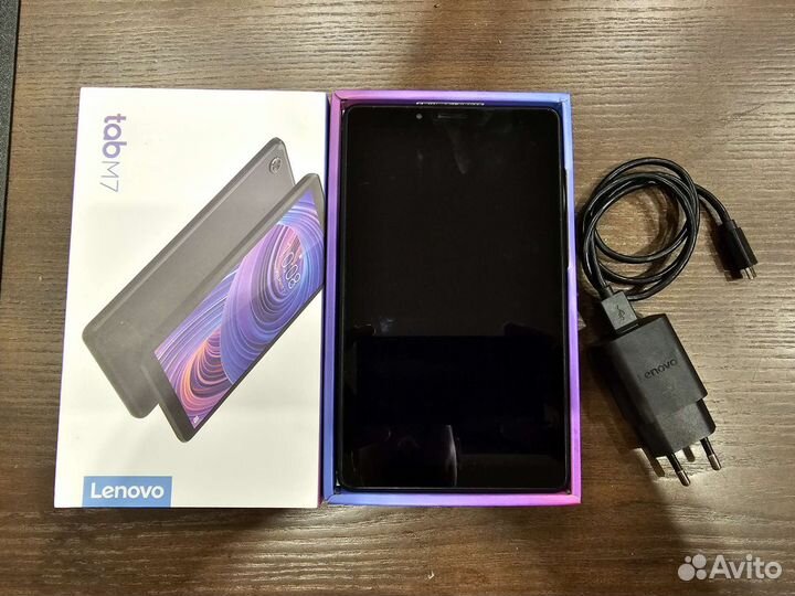 Планшет Lenovo Tab m7
