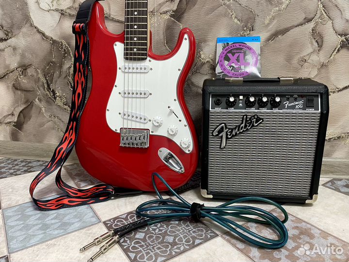 Электрогитара с комбиком Fender + аксессуары