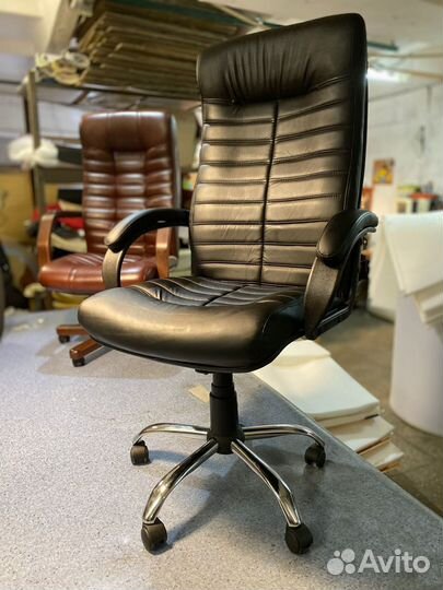 Офисное кресло
