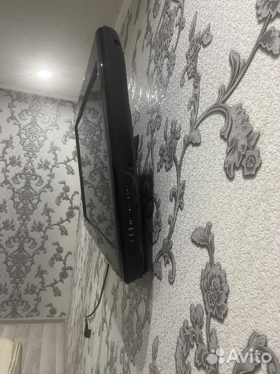 Телевизор LG 32 + кронштейн