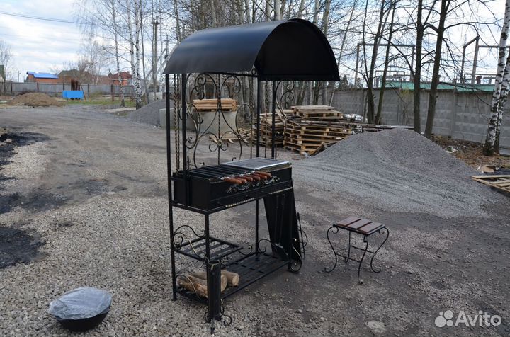 Мангал кованый с крышей