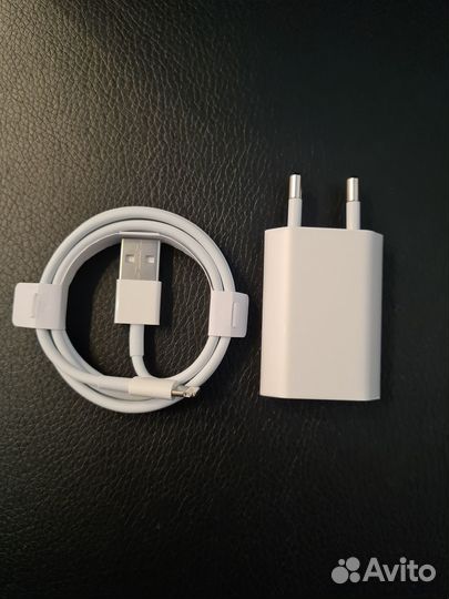 Зарядка на iPhone кабель USB Lightning